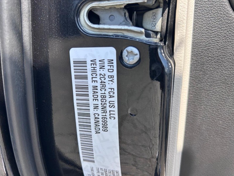 Chrysler Pacifica Vehicle Image 24