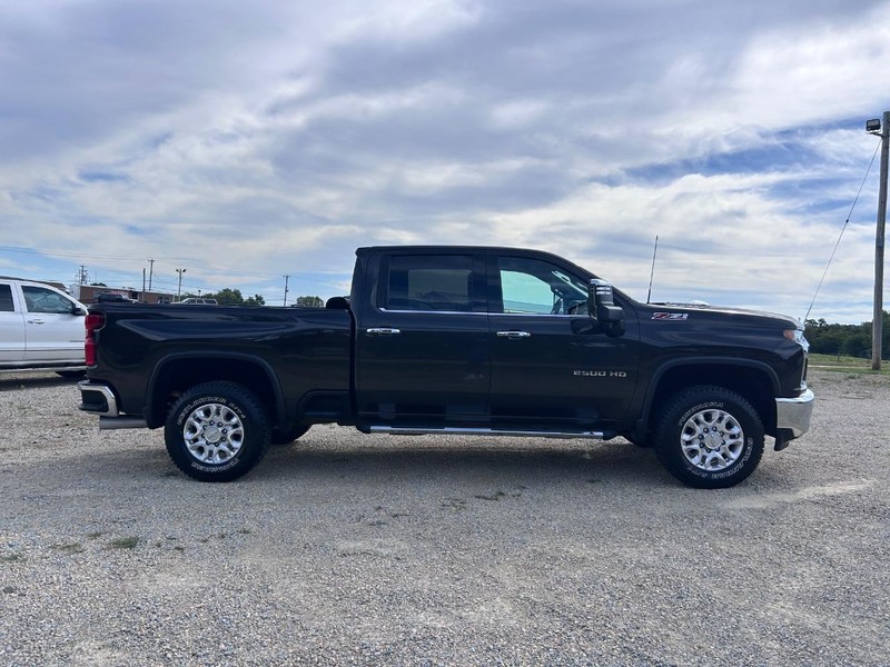 Chevrolet Silverado 2500HD Vehicle Image 02