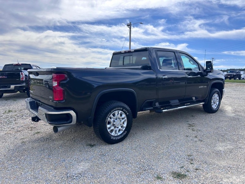 Chevrolet Silverado 2500HD Vehicle Image 03