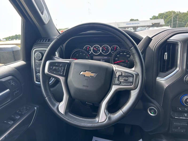 Chevrolet Silverado 2500HD Vehicle Image 09