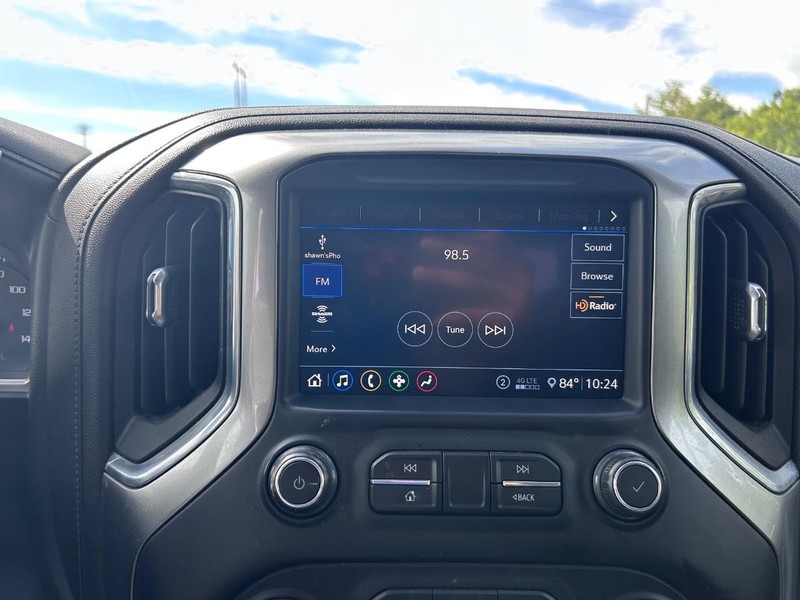 Chevrolet Silverado 2500HD Vehicle Image 12