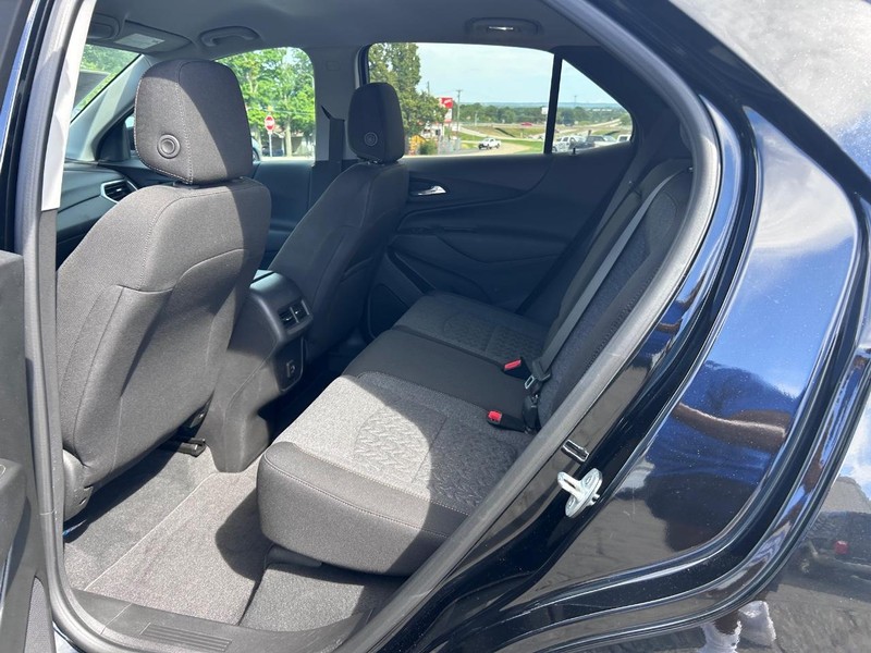 Chevrolet Equinox Vehicle Image 10