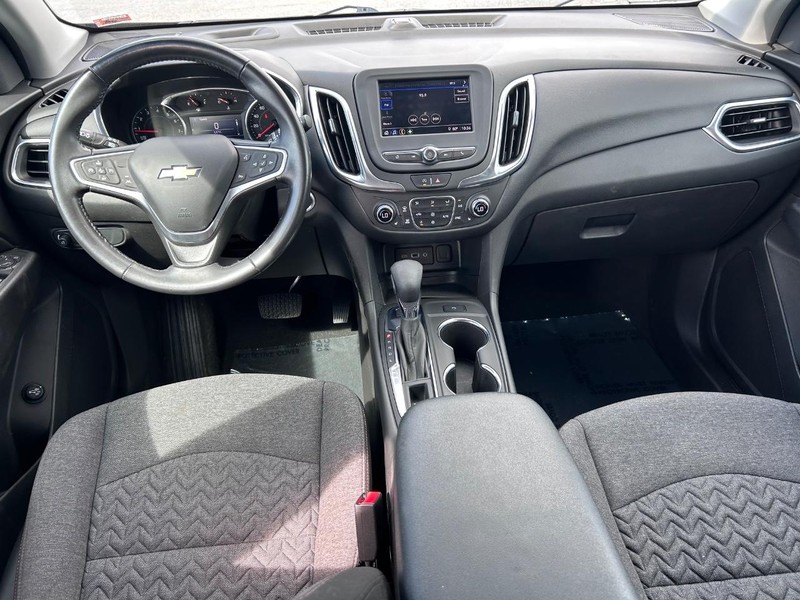 Chevrolet Equinox Vehicle Image 11