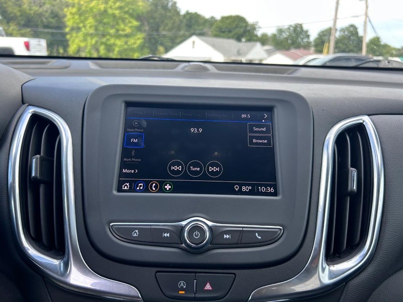 Chevrolet Equinox Vehicle Image 15
