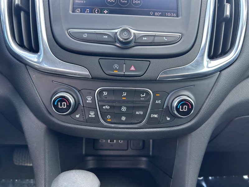 Chevrolet Equinox Vehicle Image 16