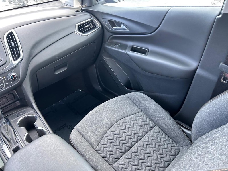Chevrolet Equinox Vehicle Image 18