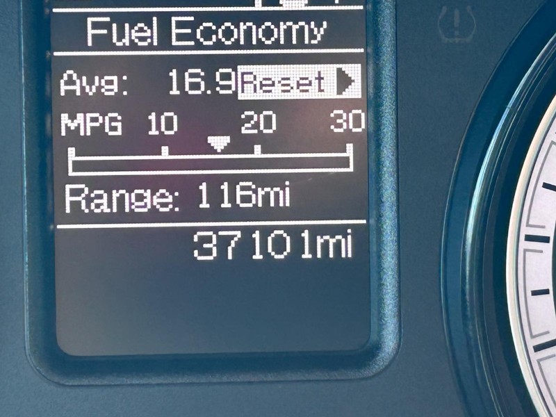 Ram 1500 Classic Vehicle Image 18