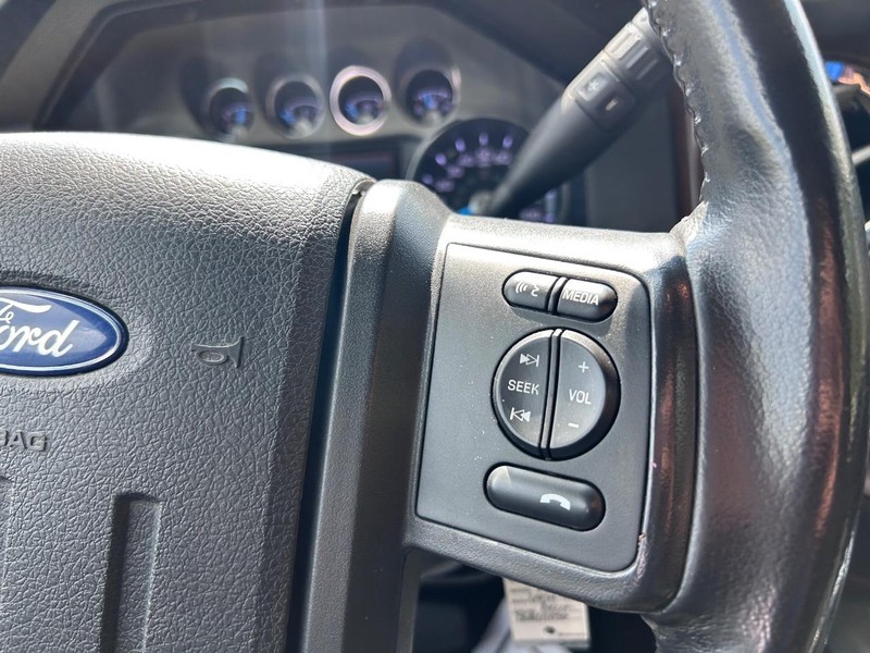 Ford Super Duty F-250 SRW Vehicle Image 11