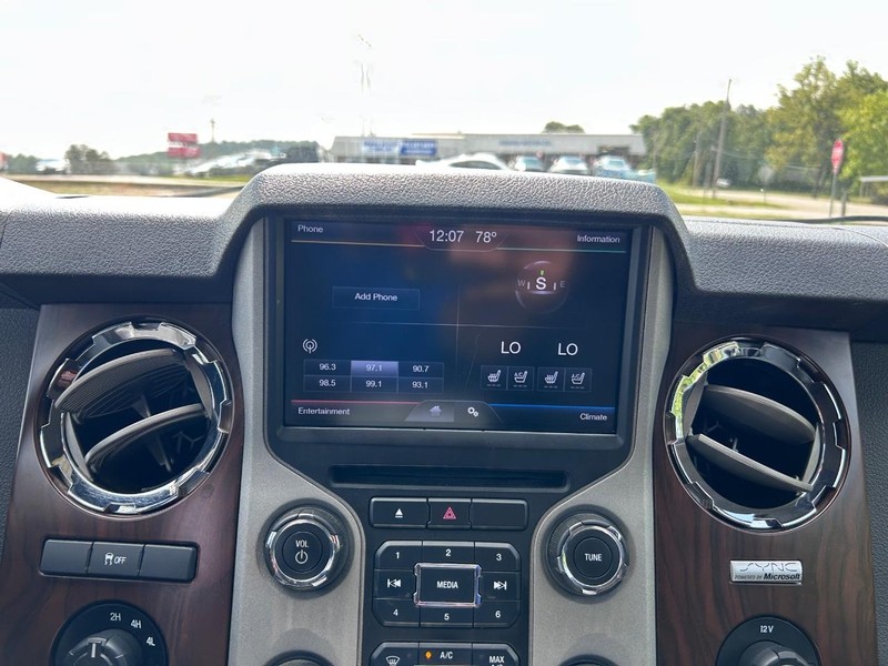Ford Super Duty F-250 SRW Vehicle Image 12