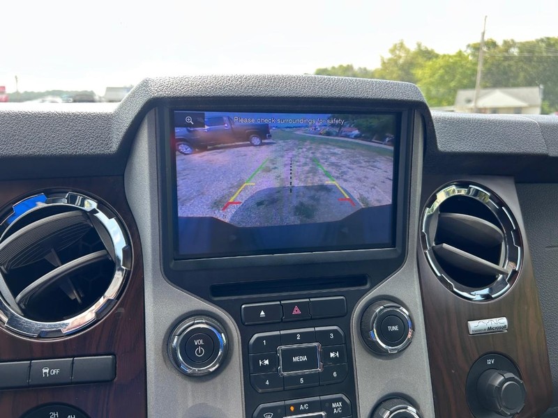 Ford Super Duty F-250 SRW Vehicle Image 19