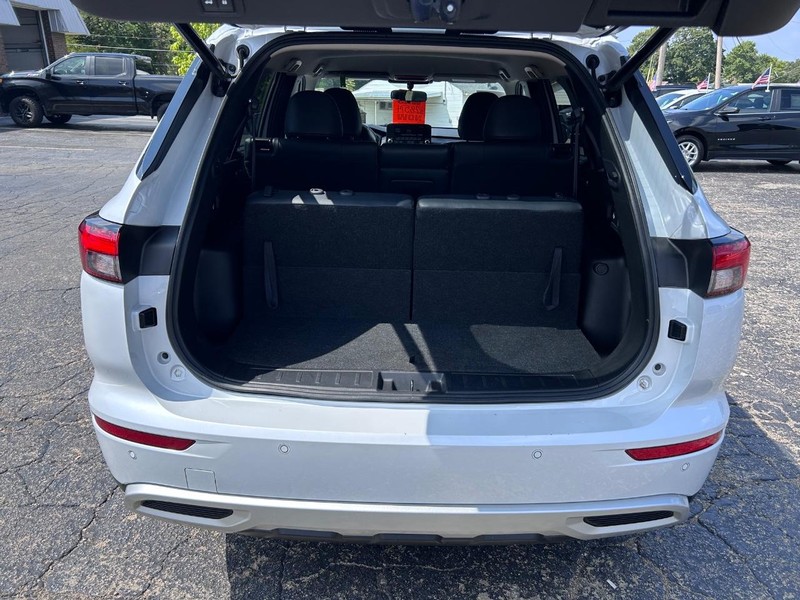 Mitsubishi Outlander Vehicle Image 05