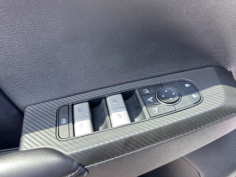 Mitsubishi Outlander Vehicle Image 17