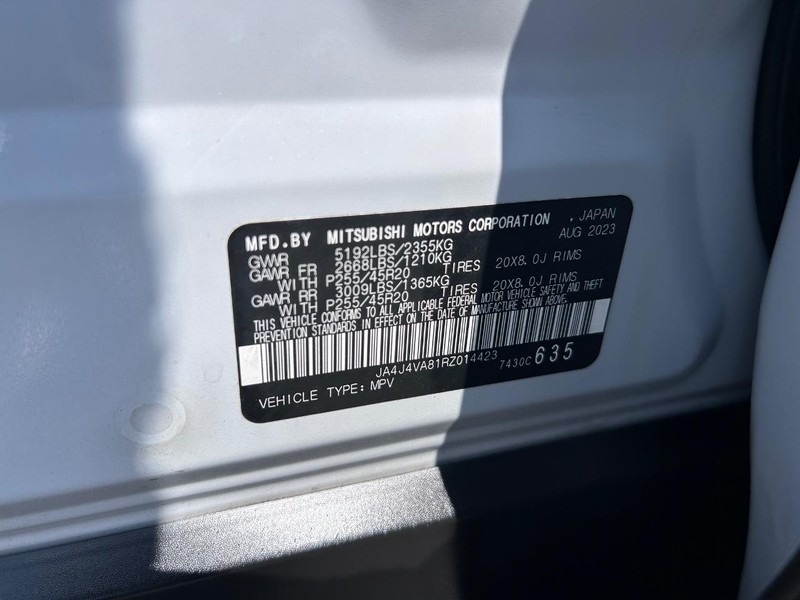 Mitsubishi Outlander Vehicle Image 21