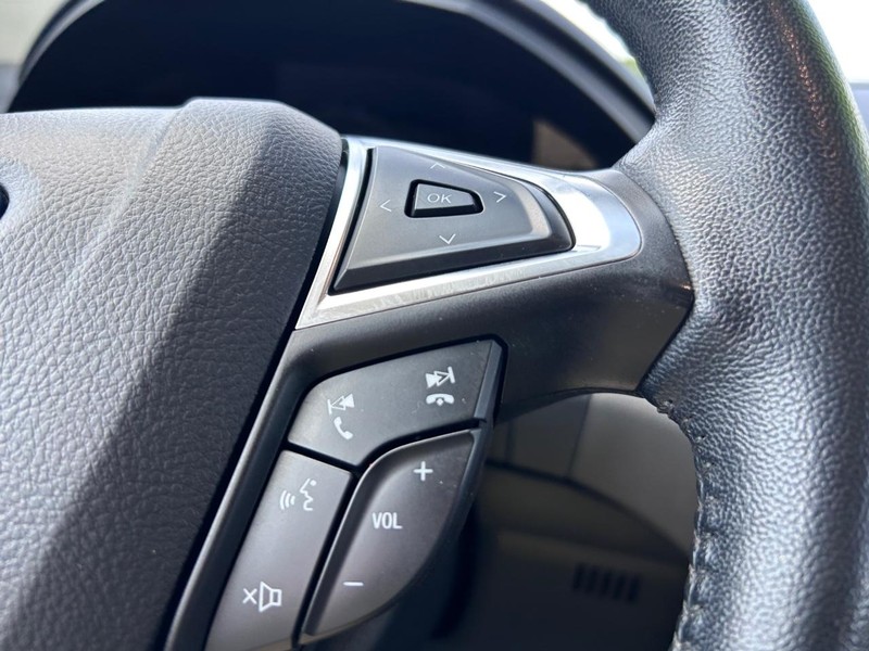 Ford Edge Vehicle Image 11