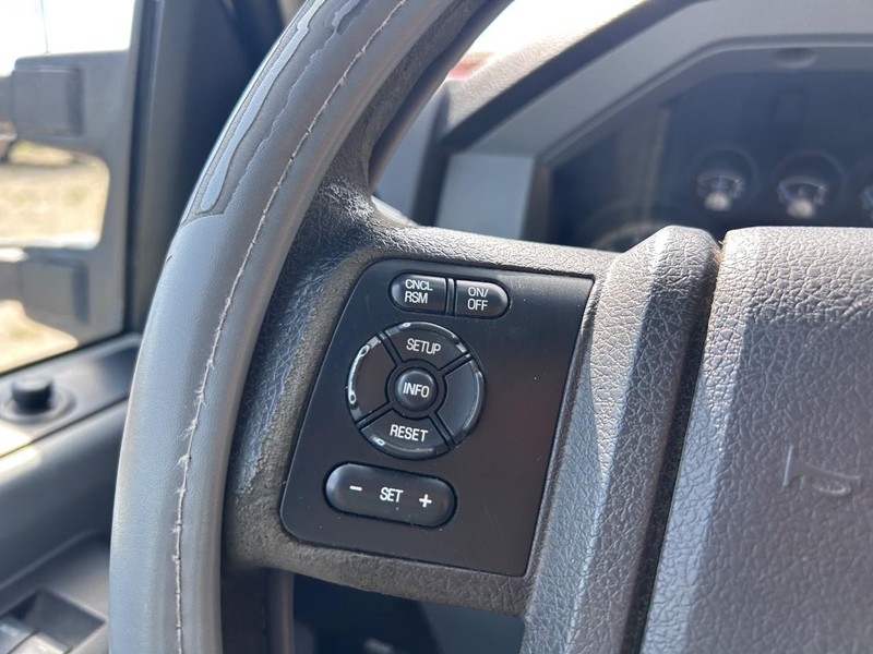Ford Super Duty F-250 SRW Vehicle Image 10