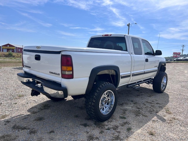 Chevrolet Silverado 2500HD Vehicle Image 03