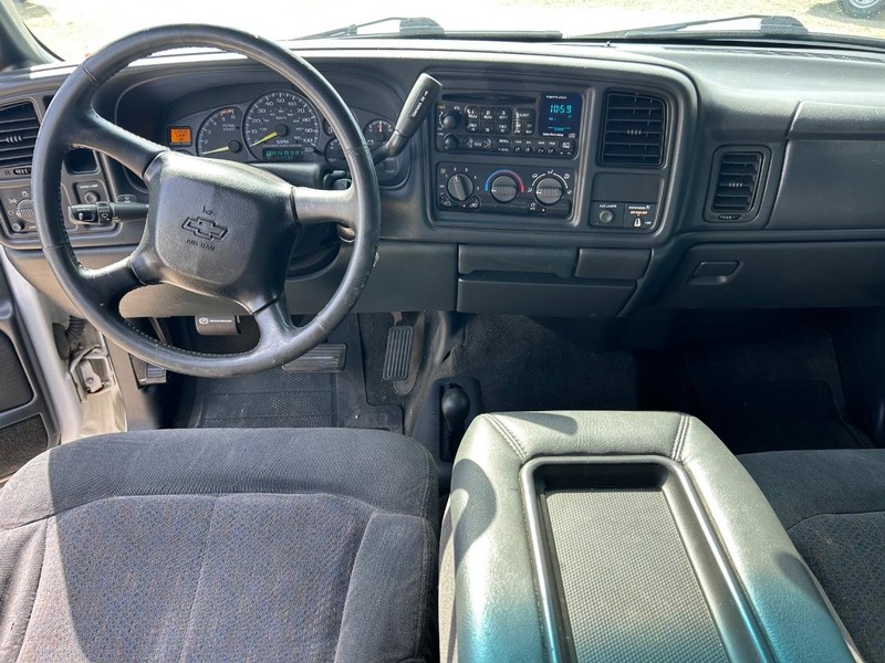 Chevrolet Silverado 2500HD Vehicle Image 08