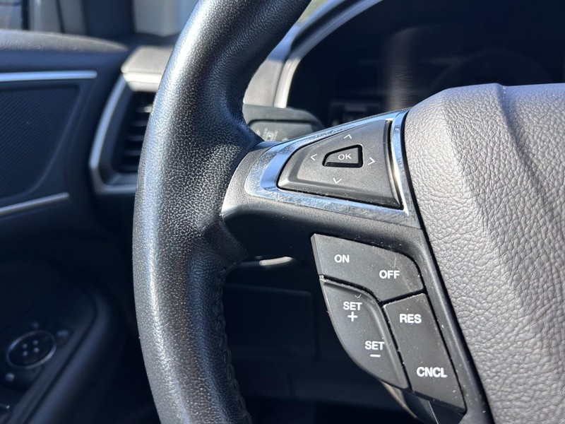 Ford Edge Vehicle Image 10