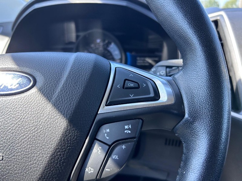 Ford Edge Vehicle Image 11