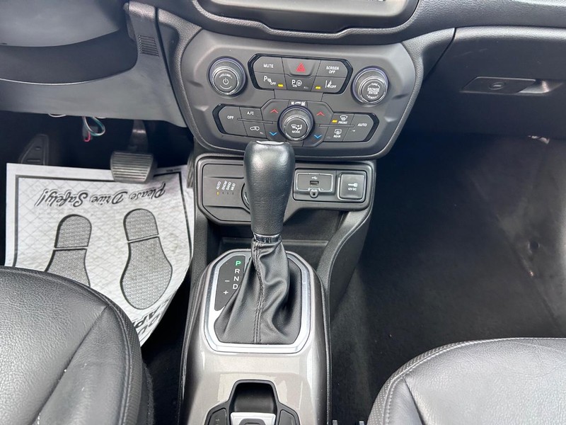 Jeep Renegade Vehicle Image 15