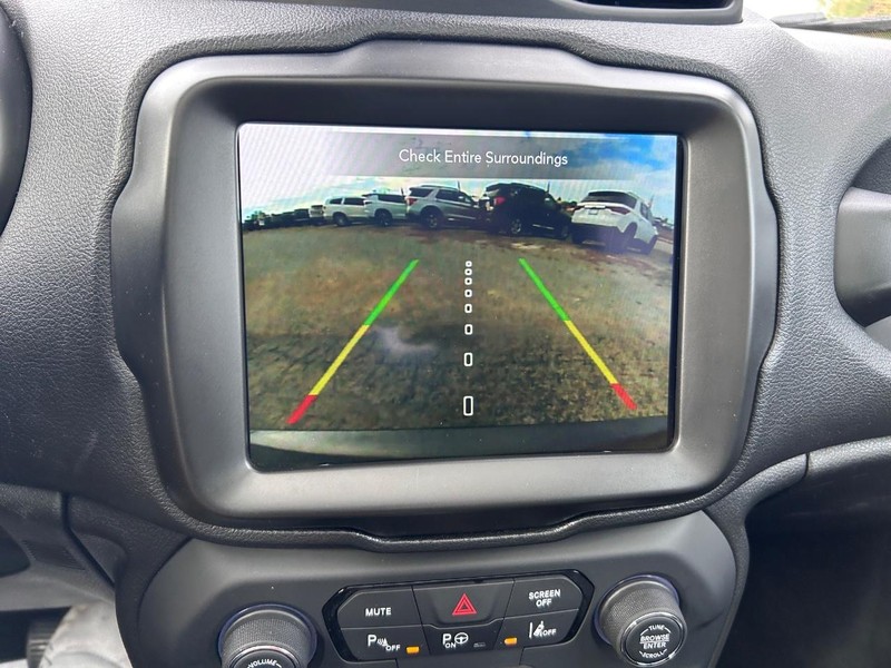 Jeep Renegade Vehicle Image 20