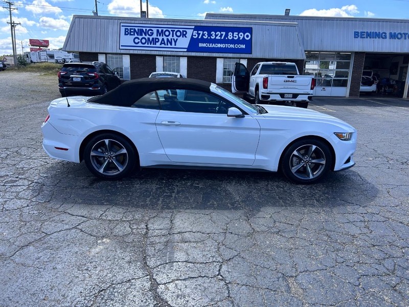 Ford Mustang Vehicle Image 02