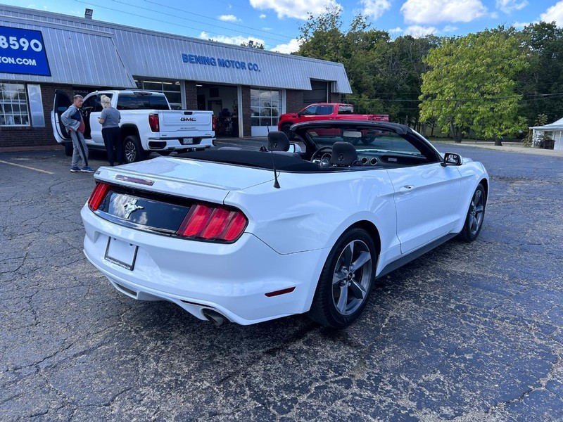 Ford Mustang Vehicle Image 09