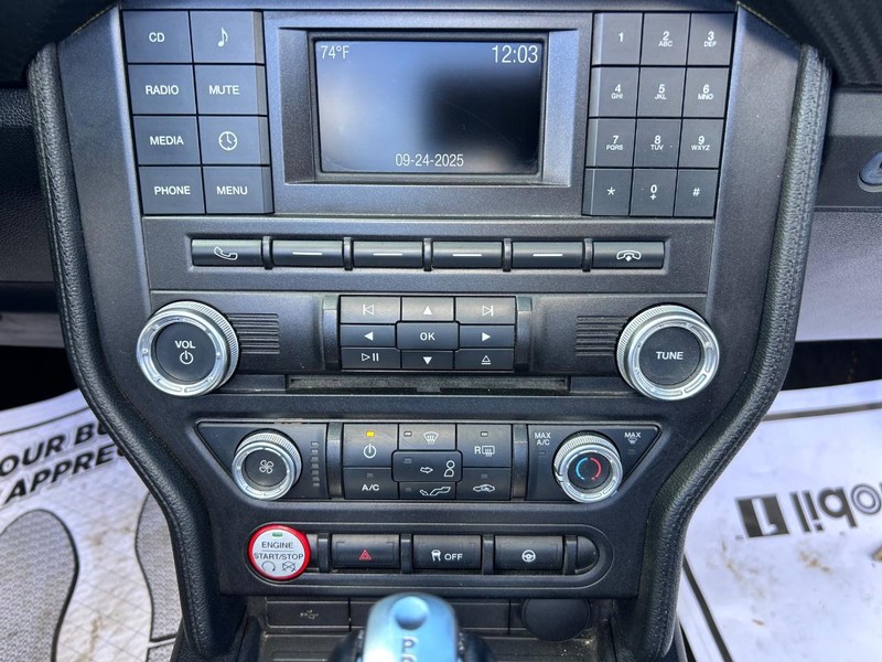 Ford Mustang Vehicle Image 17