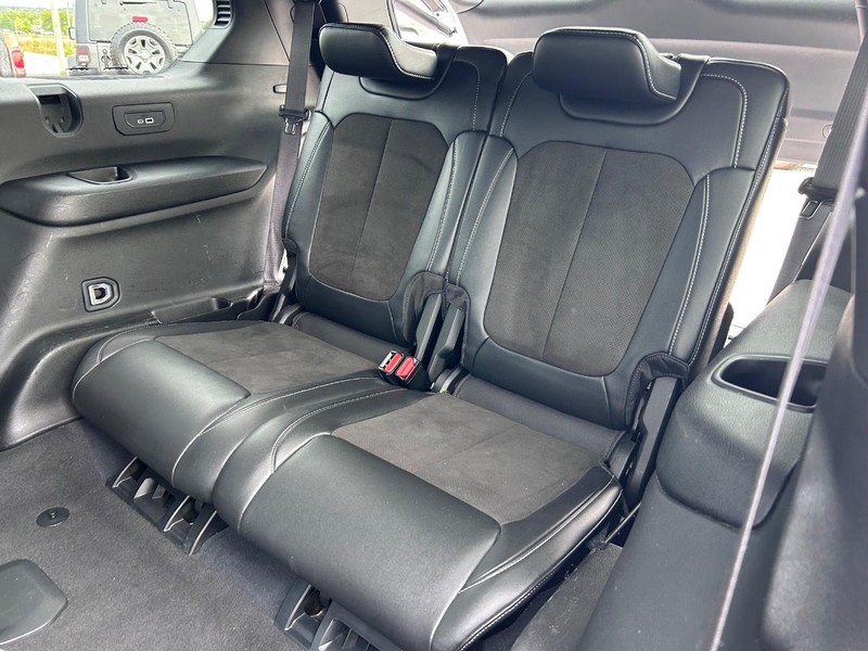 Jeep Grand Cherokee L Vehicle Image 08