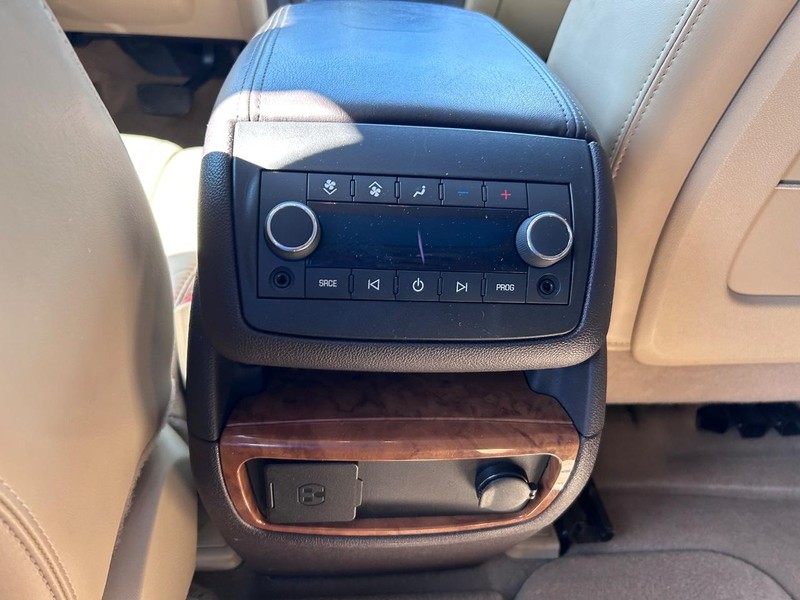 Buick Enclave Vehicle Image 11