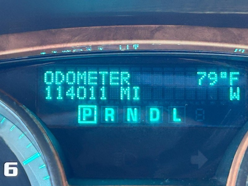 Buick Enclave Vehicle Image 23