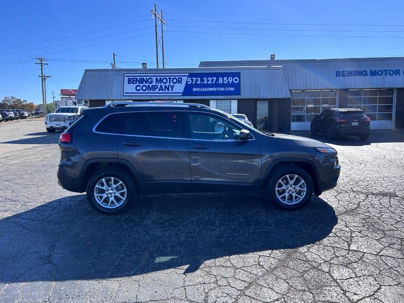 Jeep Cherokee Vehicle Image 02