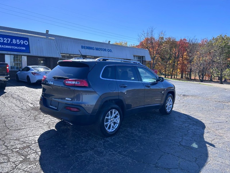 Jeep Cherokee Vehicle Image 03