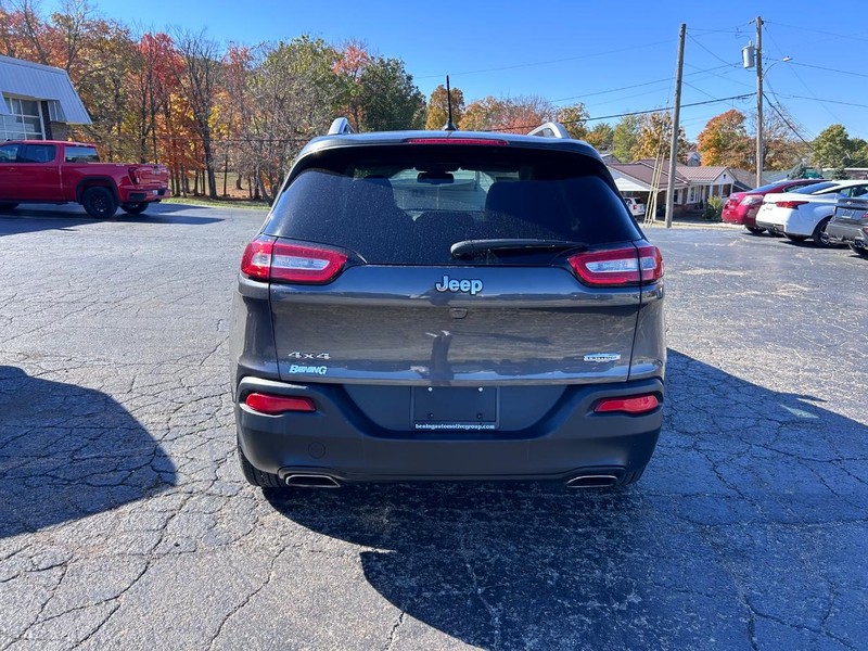 Jeep Cherokee Vehicle Image 04