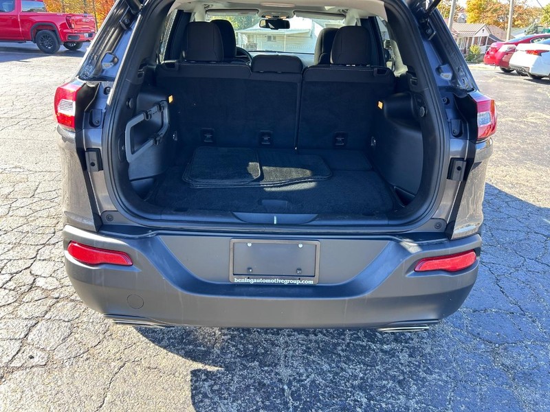 Jeep Cherokee Vehicle Image 05