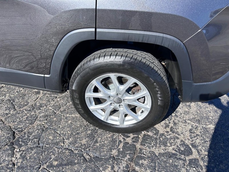 Jeep Cherokee Vehicle Image 07