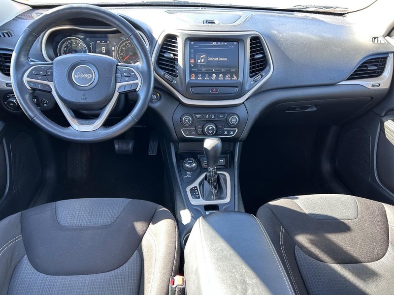 Jeep Cherokee Vehicle Image 10