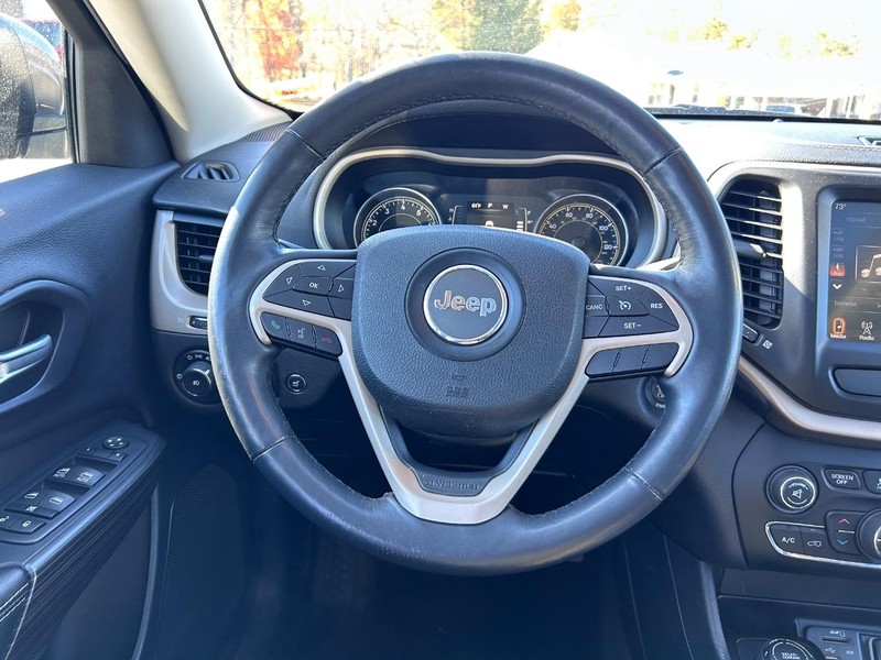 Jeep Cherokee Vehicle Image 11