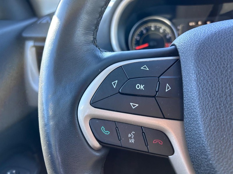 Jeep Cherokee Vehicle Image 12