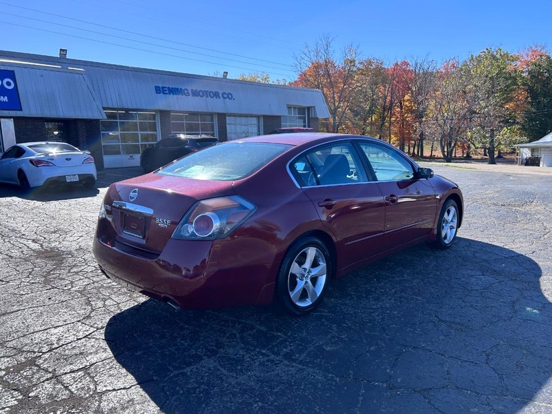 Nissan Altima Vehicle Image 03