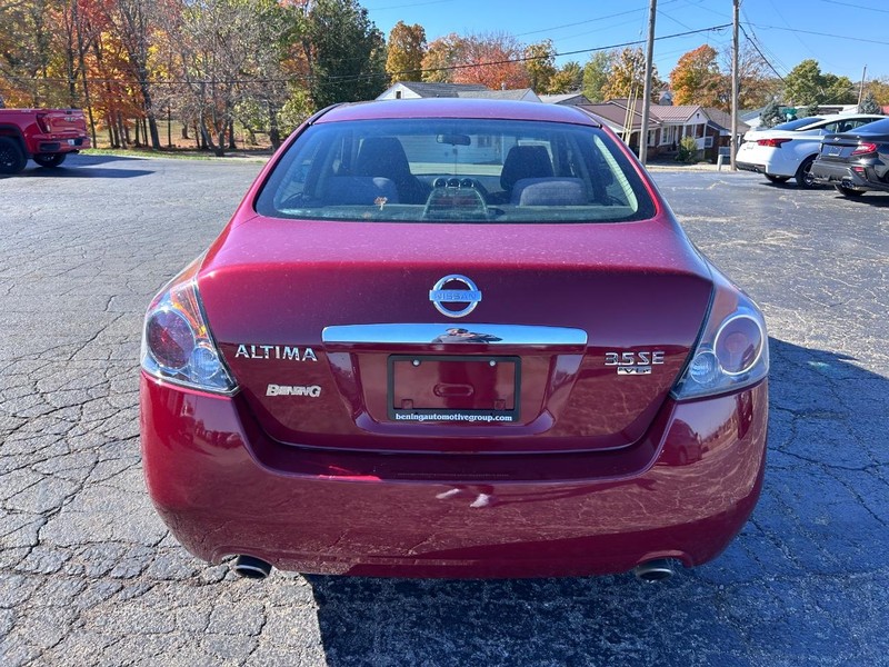 Nissan Altima Vehicle Image 04