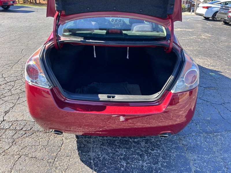 Nissan Altima Vehicle Image 05