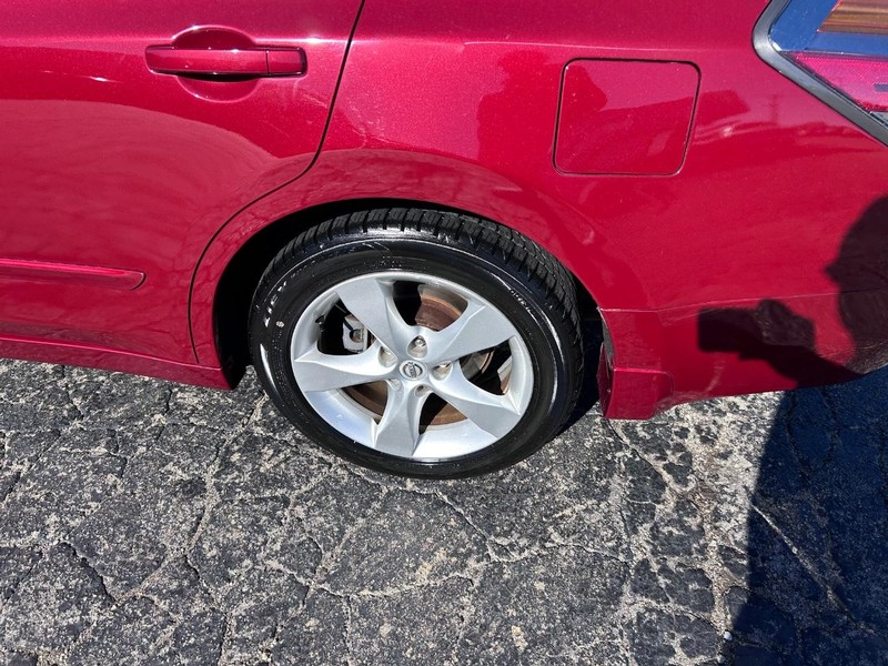 Nissan Altima Vehicle Image 06