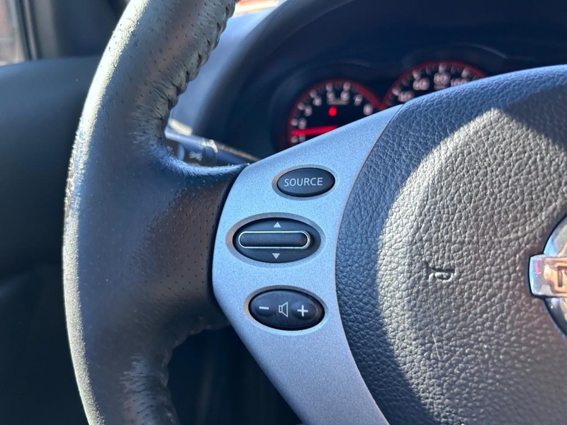 Nissan Altima Vehicle Image 10