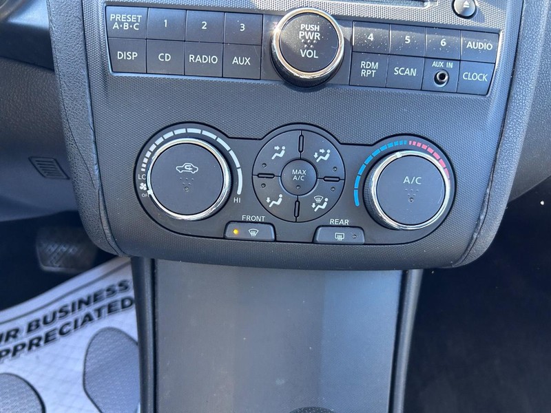 Nissan Altima Vehicle Image 13