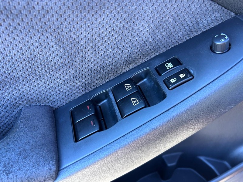 Nissan Altima Vehicle Image 16