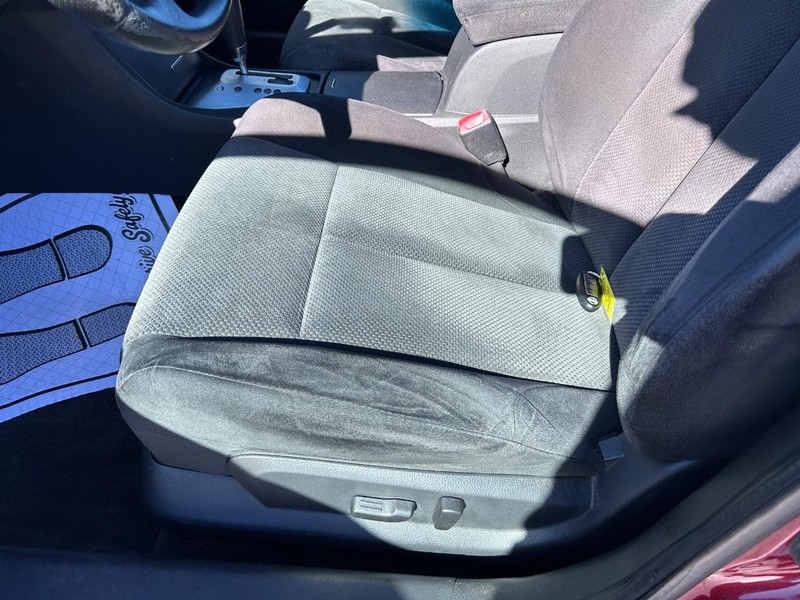 Nissan Altima Vehicle Image 17