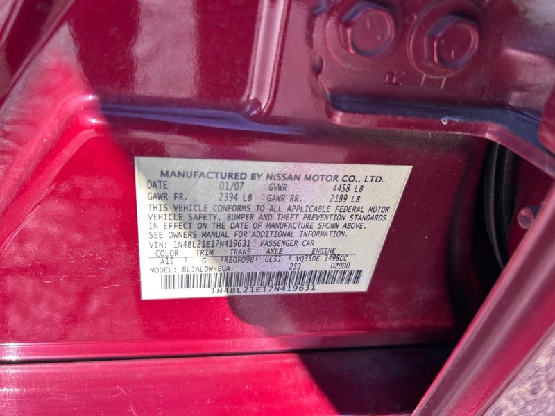 Nissan Altima Vehicle Image 19