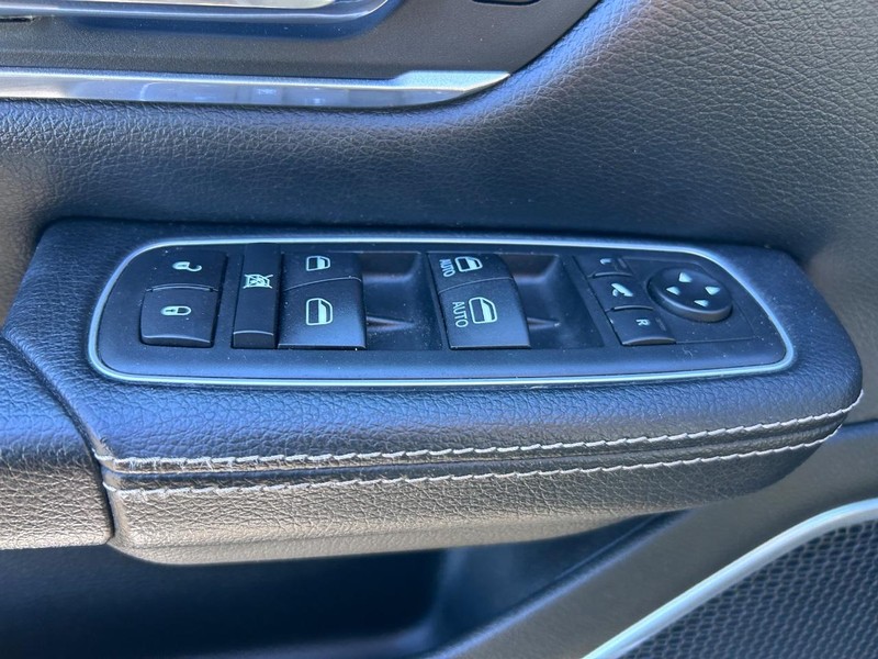 Ram 1500 Vehicle Image 16