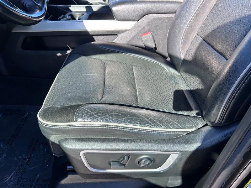 Ram 1500 Vehicle Image 18